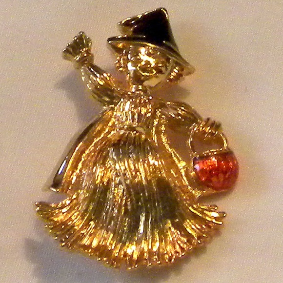 Vintage Avon Scarecrow Witch Brooch Pin in box - Picture 2 of 3